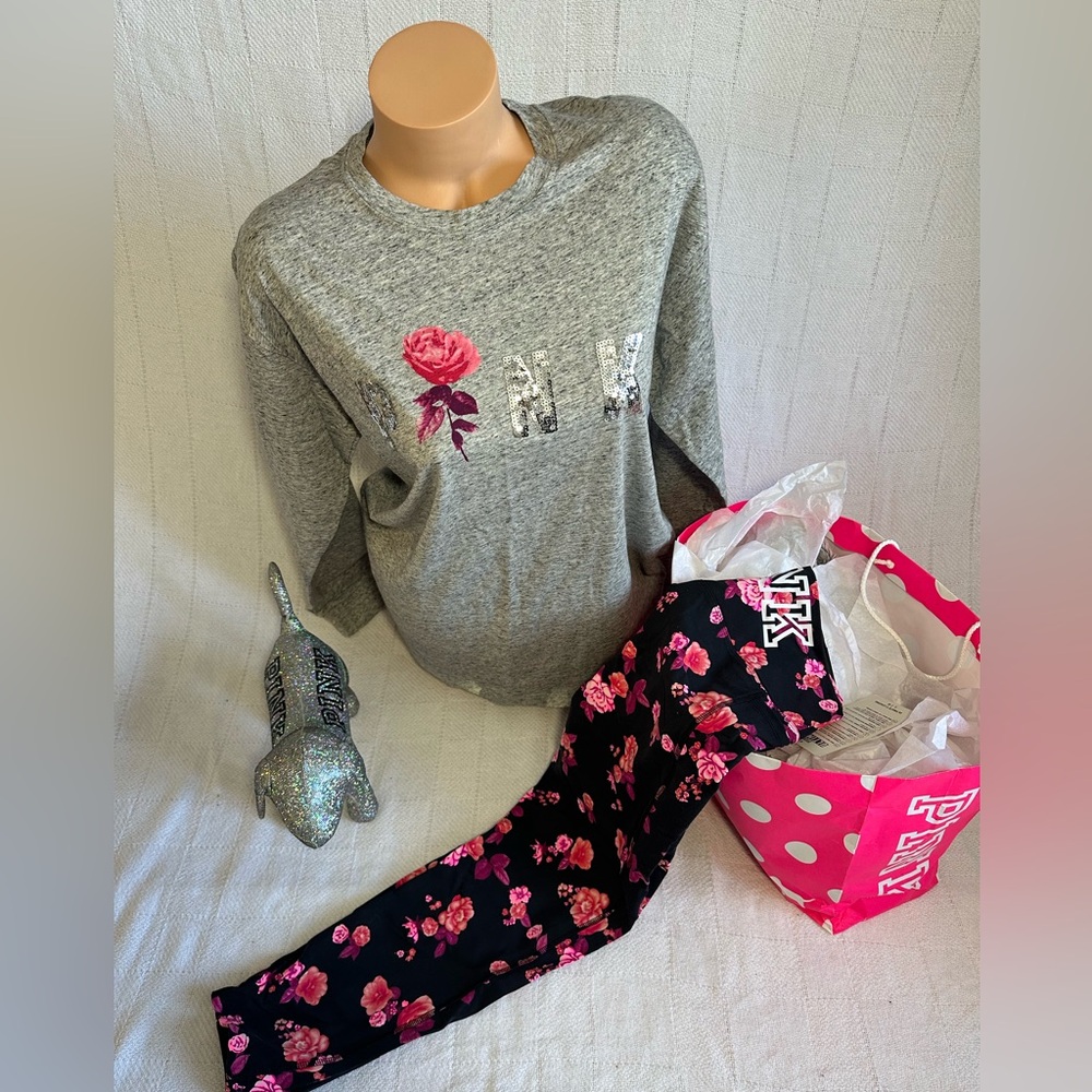 NWT VS PINK LARGE FLORAL SET